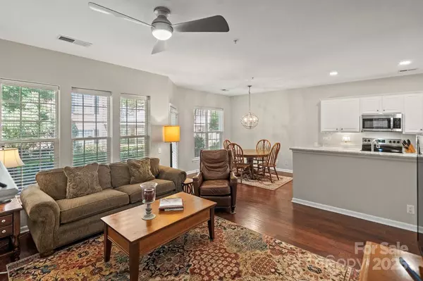 Charlotte, NC 28210,3204 Margellina DR