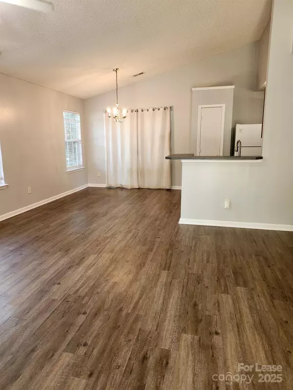 Charlotte, NC 28215,10648 Greatford CT