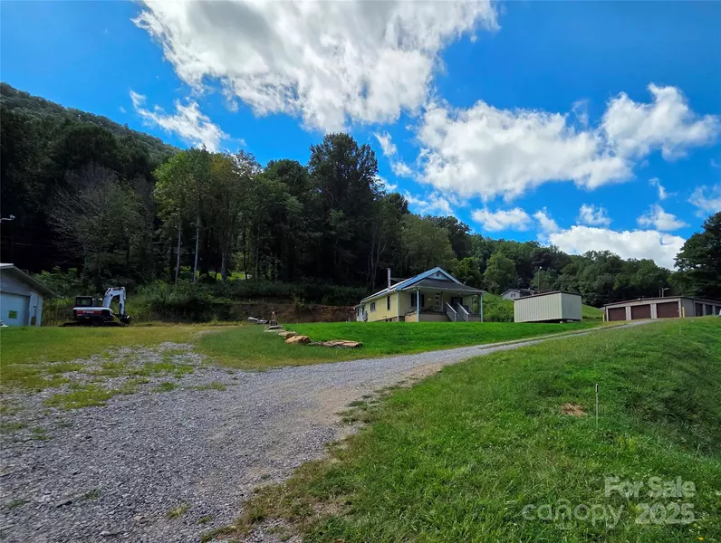 3009 Dellwood RD, Waynesville, NC 28786