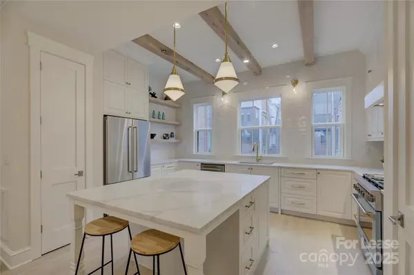 Charlotte, NC 28209,3015 Pinehurst PL