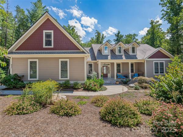937 Monte Vista RD, Candler, NC 28715