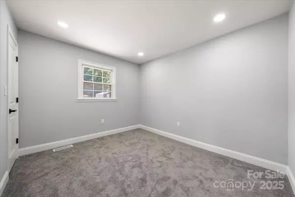 Gastonia, NC 28056,2209 Hodgin ST