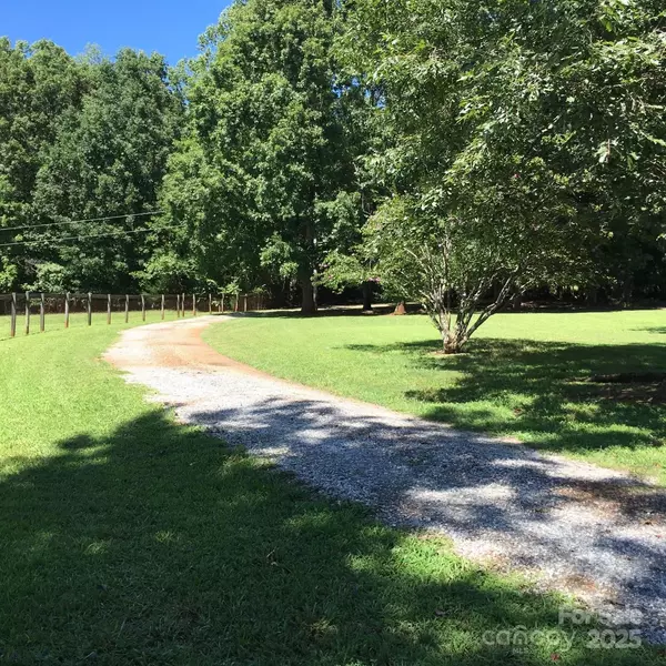 Columbus, NC 28722,26 Bell LN