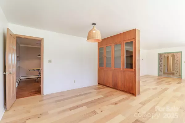 Asheville, NC 28806,254 Mount Carmel RD