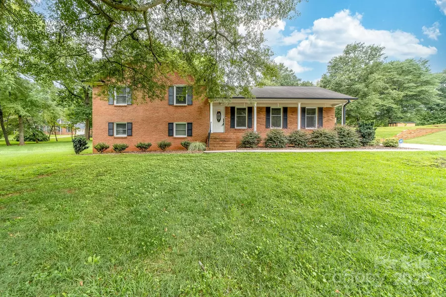 433 W Central AVE, Mount Holly, NC 28120