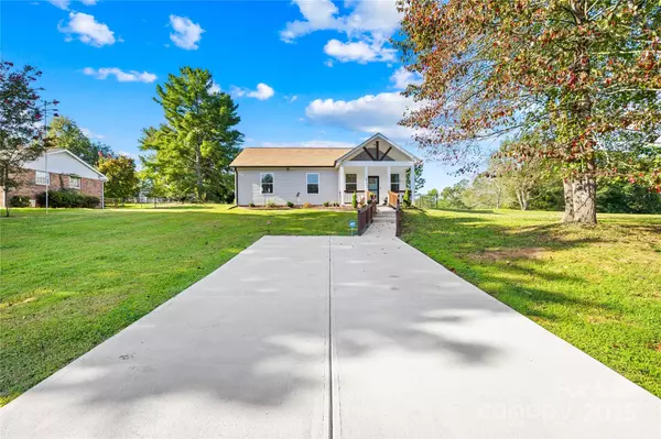 Shelby, NC 28152,3121 Suffolk DR