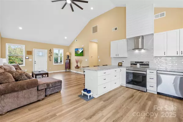 3121 Suffolk DR, Shelby, NC 28152