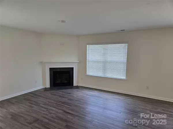 Dallas, NC 28034,3059 Green Apple DR