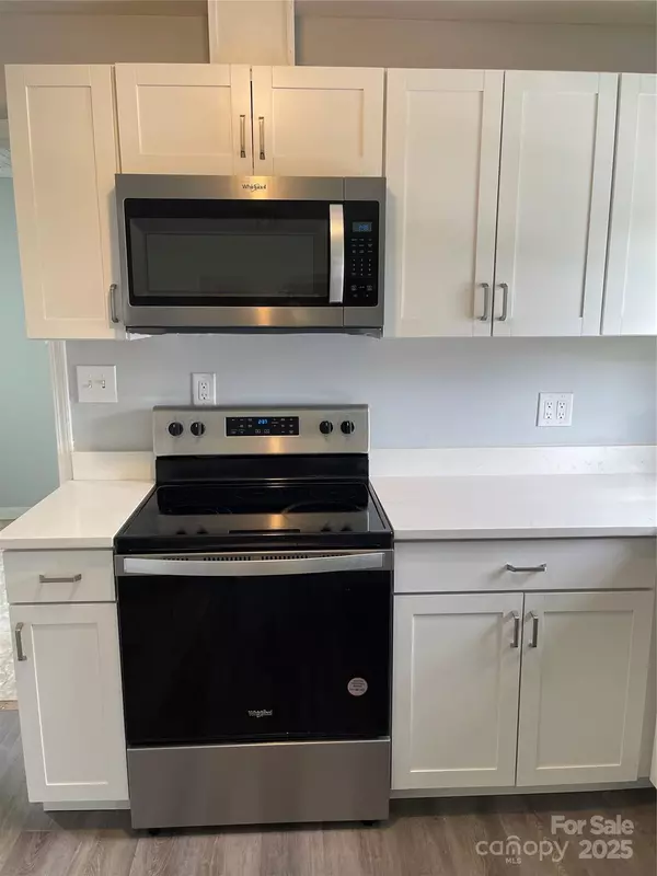 Dallas, NC 28034,106 E Gibbs ST