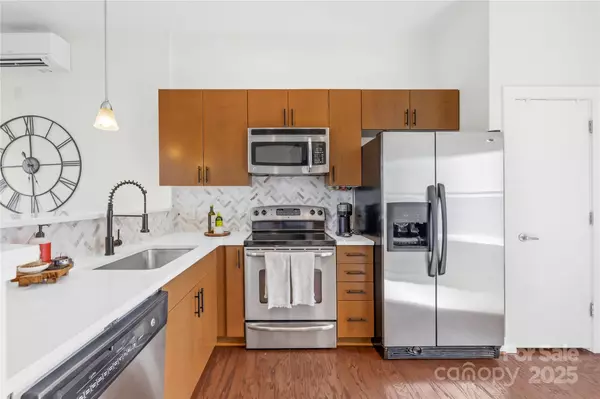 Charlotte, NC 28208,617 Mcninch ST