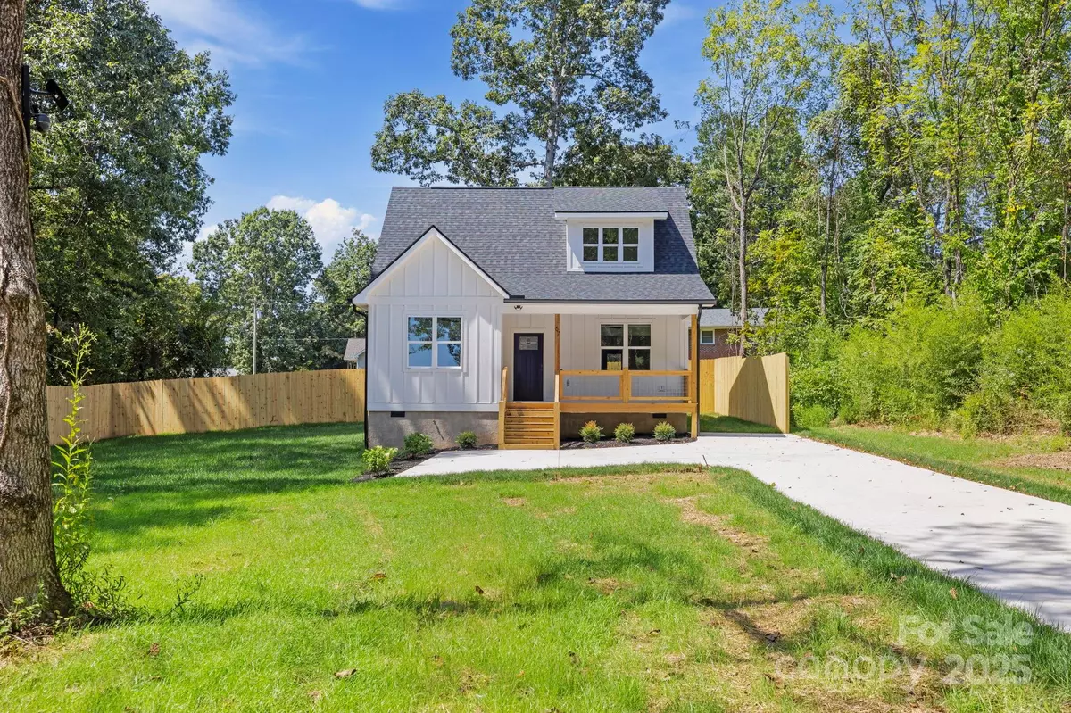 Flat Rock, NC 28731,67 Valentine ST