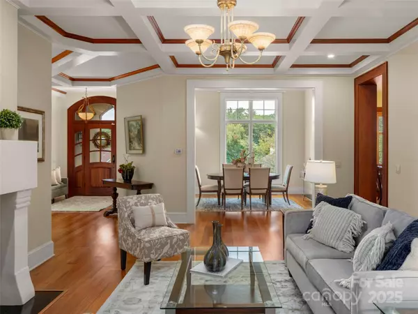 Hendersonville, NC 28791,190 Mistletoe TRL