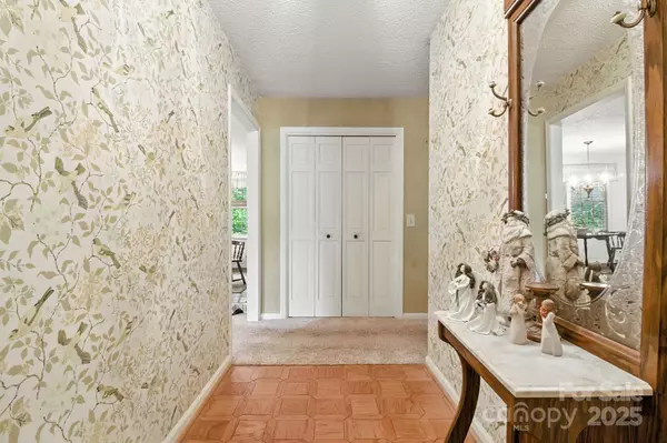 Wilkesboro, NC 28697,123 Kerry LN