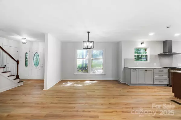 Gastonia, NC 28056,3323 Lincoln LN
