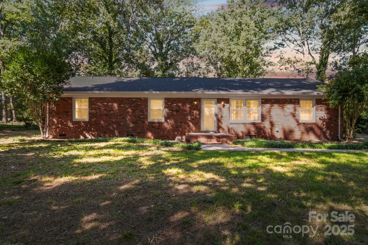 Monroe, NC 28112,1110 White Oaks CIR