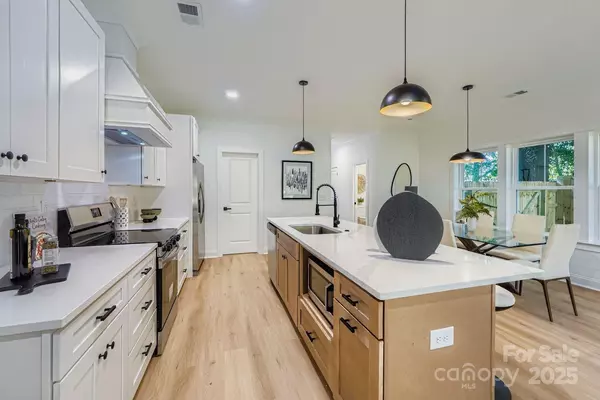 Charlotte, NC 28208,216 Lander ST