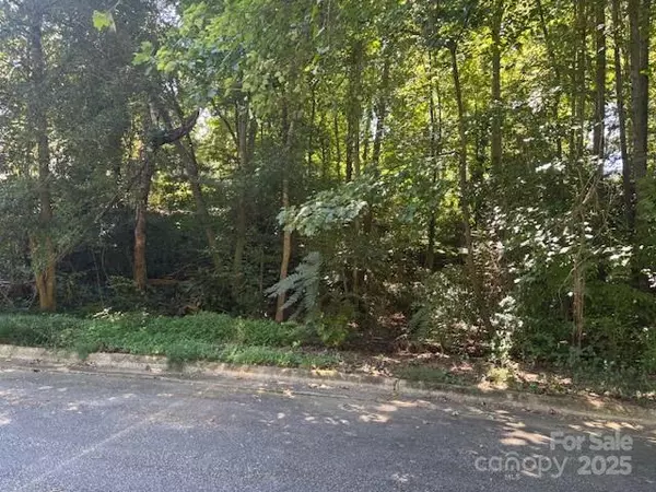 Hickory, NC 28601,1530 9th Street LN NW