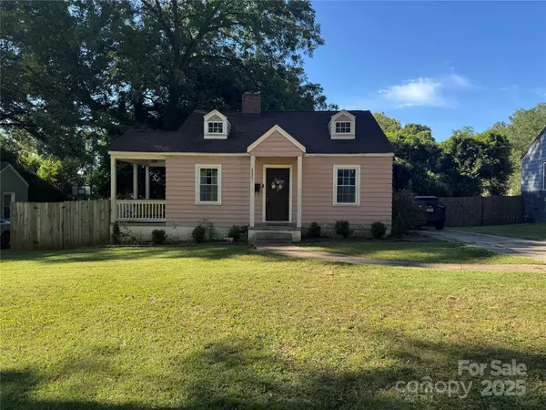 2621 Rose ST, Charlotte, NC 28208