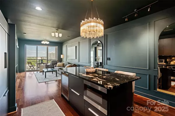 333 W Trade ST #1301, Charlotte, NC 28202