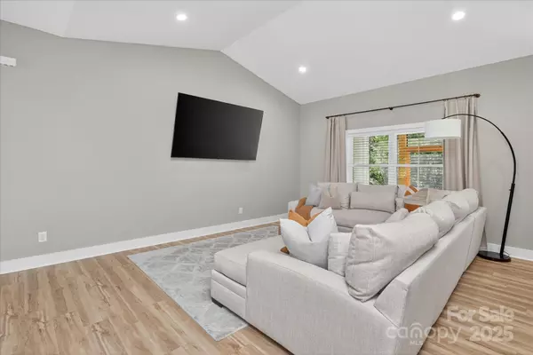 Mount Pleasant, NC 28124,997 S Skyland DR