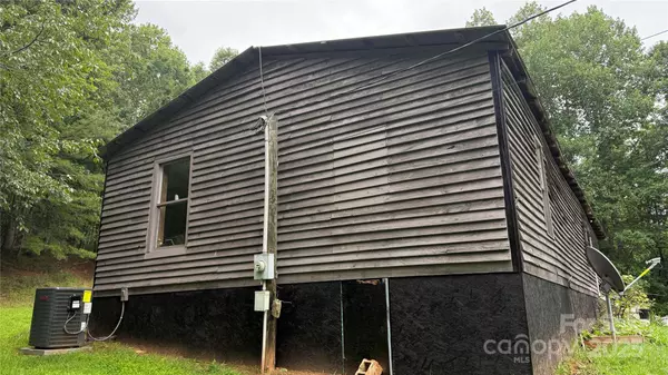 Bostic, NC 28018,424 Winnies RD