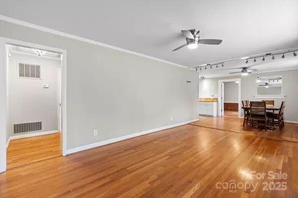Morganton, NC 28655,108 Logan ST