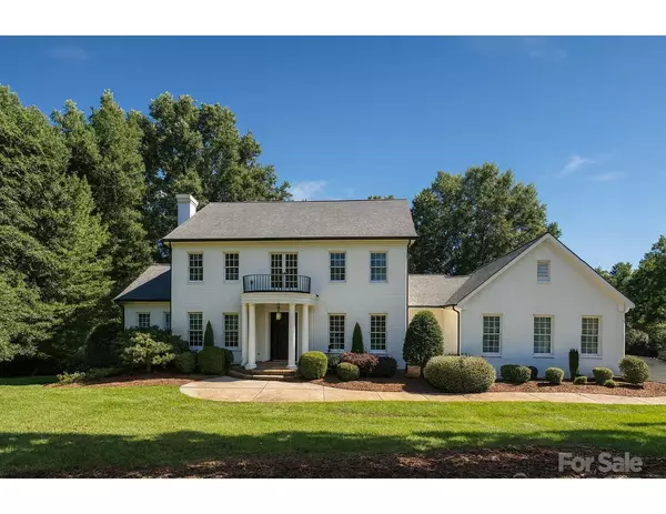 946 Laurel Creek LN, Charlotte, NC 28211