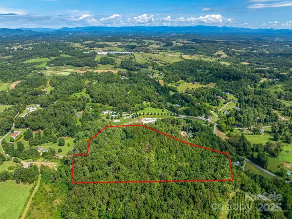 Asheville, NC 28806,223 Deer Path LN