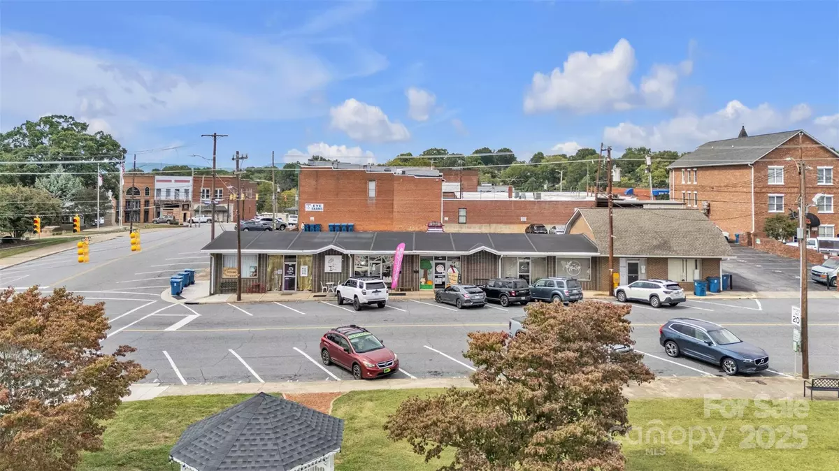 Taylorsville, NC 28681,118 Main Avenue DR