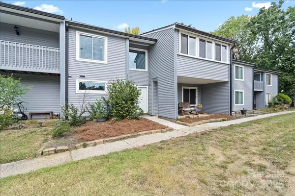 Charlotte, NC 28226,6610 Point Comfort LN