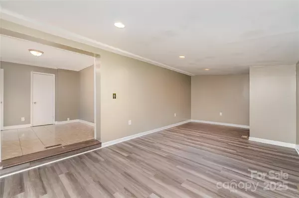 Charlotte, NC 28215,3727 Glenville AVE