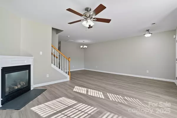 Charlotte, NC 28213,1355 Killashee CT