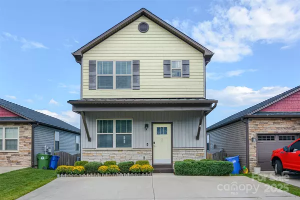 31 Harrelson LN, Fletcher, NC 28732