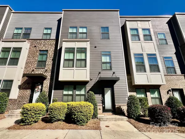 216 Russell Branch LN, Charlotte, NC 28211