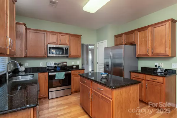 Charlotte, NC 28269,6423 Ridgeview Commons DR