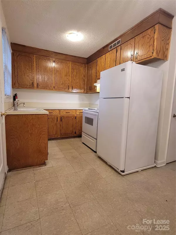 Charlotte, NC 28216,2226 Booker AVE #6