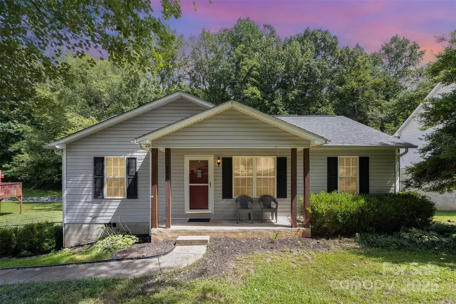 704 Willow RD, Salisbury, NC 28147