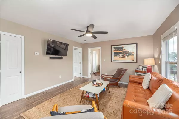 Asheville, NC 28803,173 Onteora BLVD