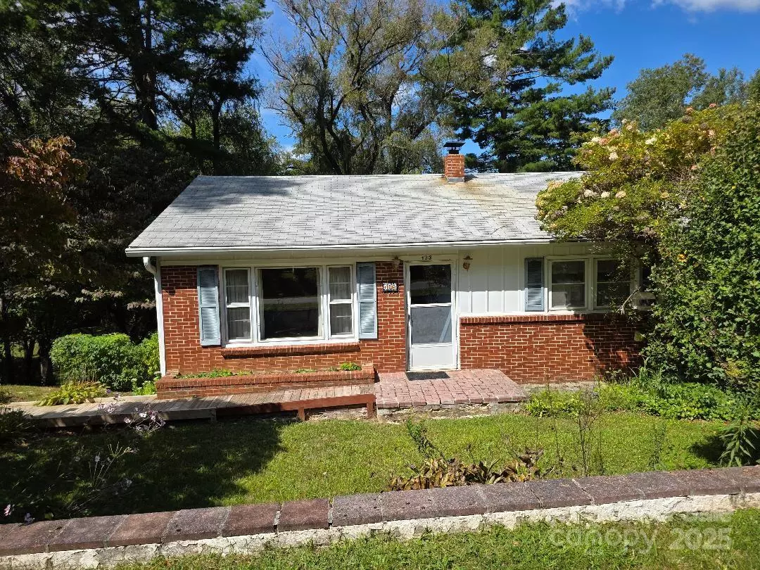 Burnsville, NC 28714,123 Indian TRL