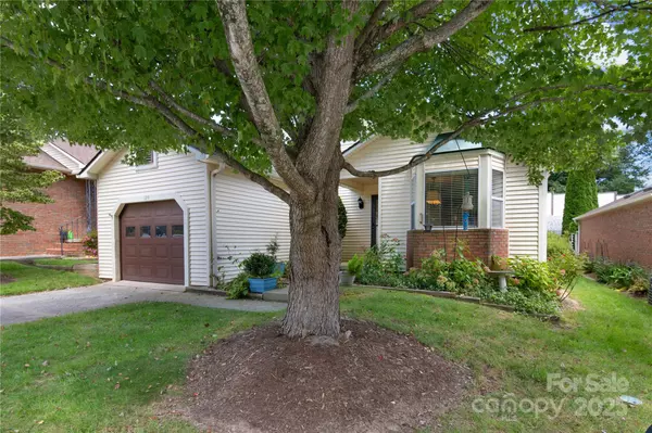 Hendersonville, NC 28791,129 Exeter CT