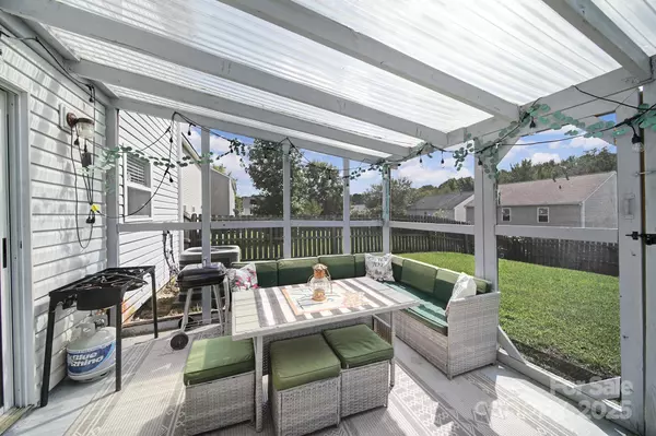 Charlotte, NC 28215,2320 Kirkgate LN