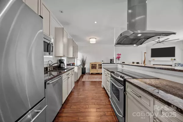 Charlotte, NC 28202,224 N Poplar ST #9