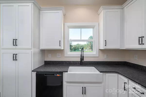 Bessemer City, NC 28016,2047 Puetts Chapel RD