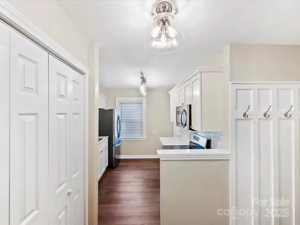 Charlotte, NC 28207,107 S Laurel AVE #101A