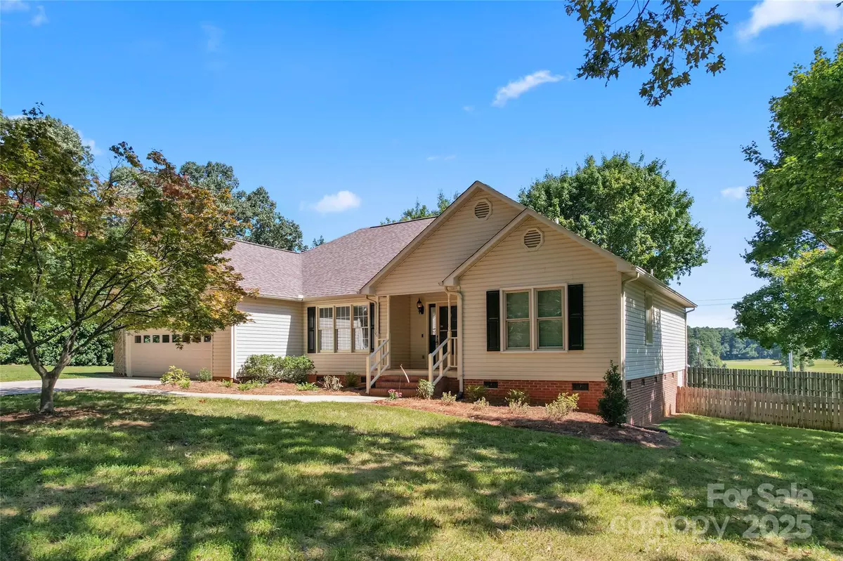 Salisbury, NC 28146,1706 Whitney LN