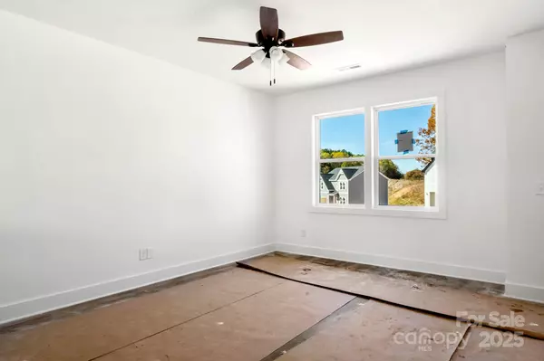 Harmony, NC 28634,105 Indian Wells CT