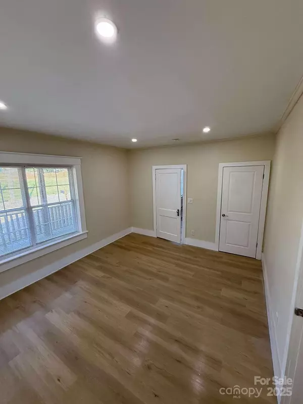 Salisbury, NC 28144,212 E 11th ST