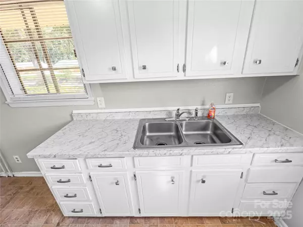 Charlotte, NC 28208,3109 Marlborough RD