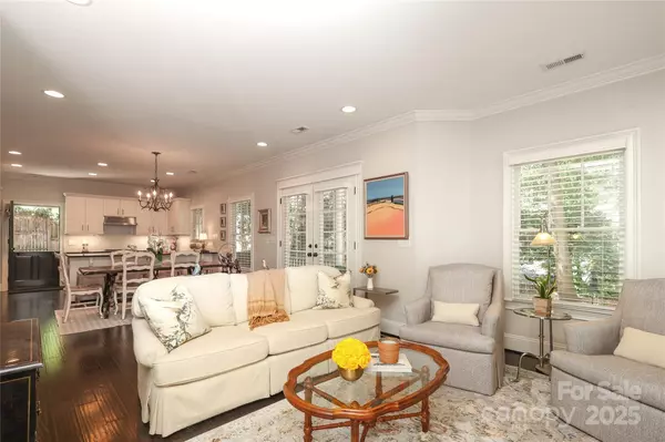 Charlotte, NC 28203,2052 Euclid AVE