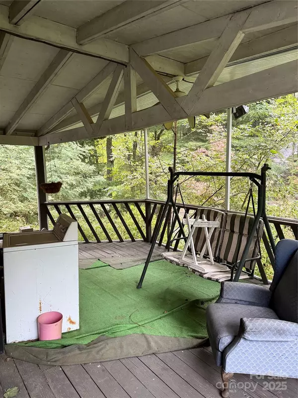 Waynesville, NC 28786,251 Rose LN